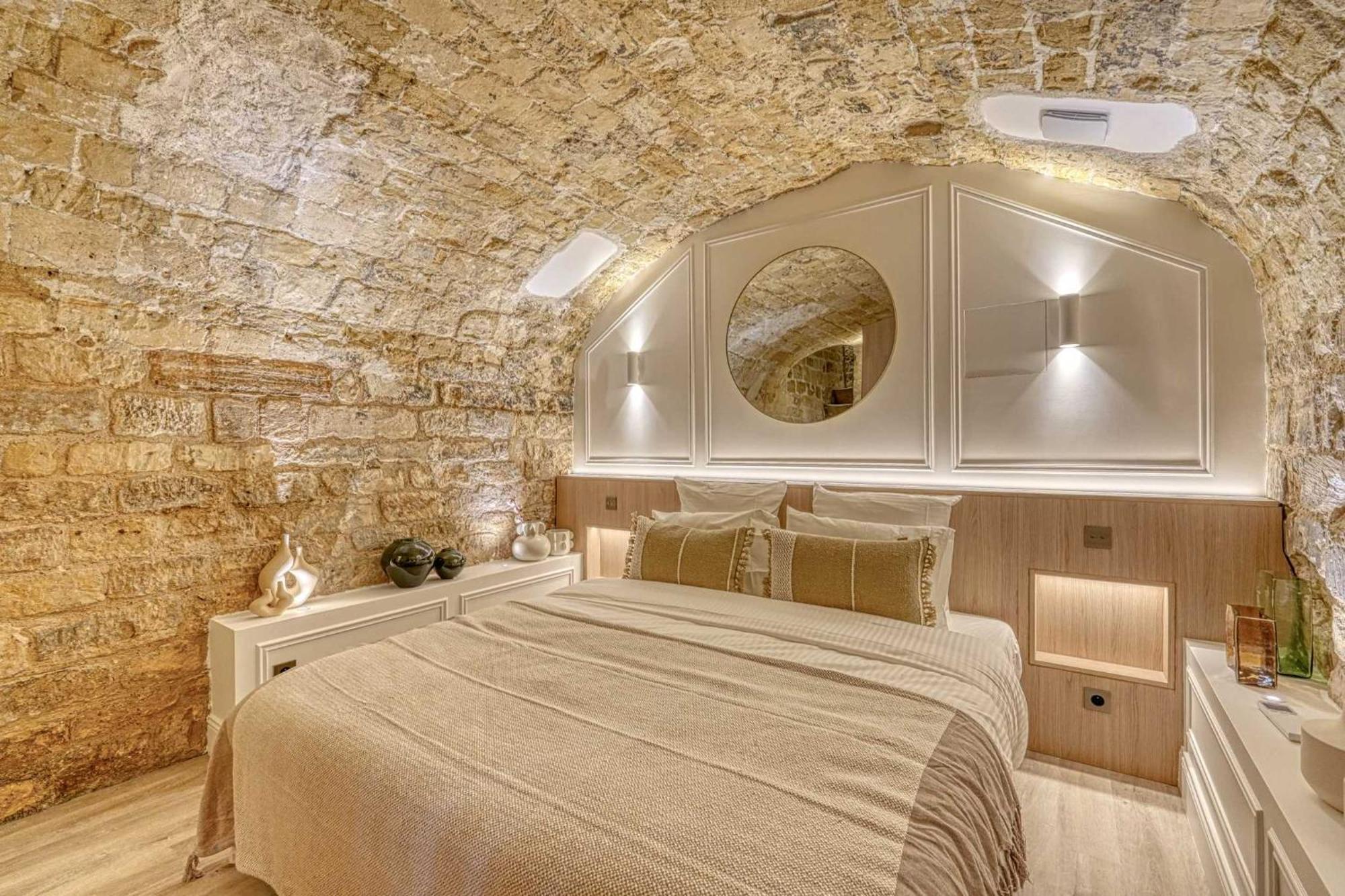 Appartement Historic Loft By Architect, Near Louvre